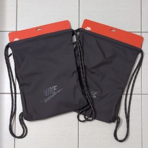 NWT Nike 13L Drawstring Bags (2)